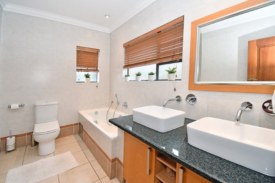 4 Bedroom Property for Sale in Kensington Gauteng