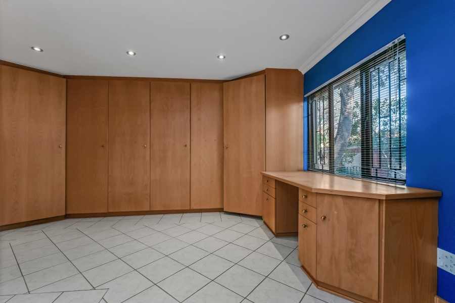 To Let 5 Bedroom Property for Rent in Bryanston Gauteng