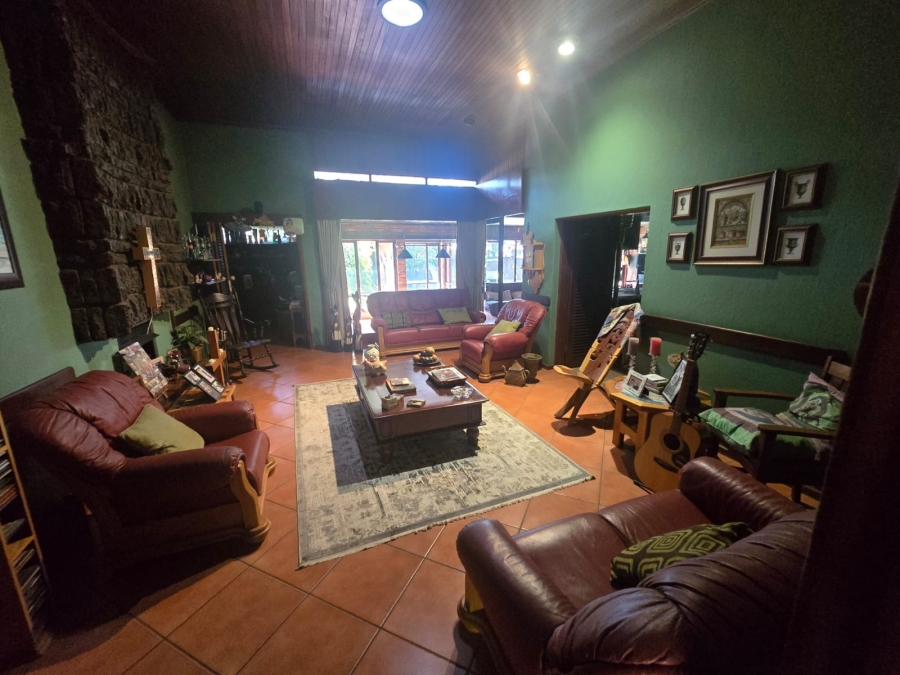 4 Bedroom Property for Sale in Parkhill Gardens Gauteng