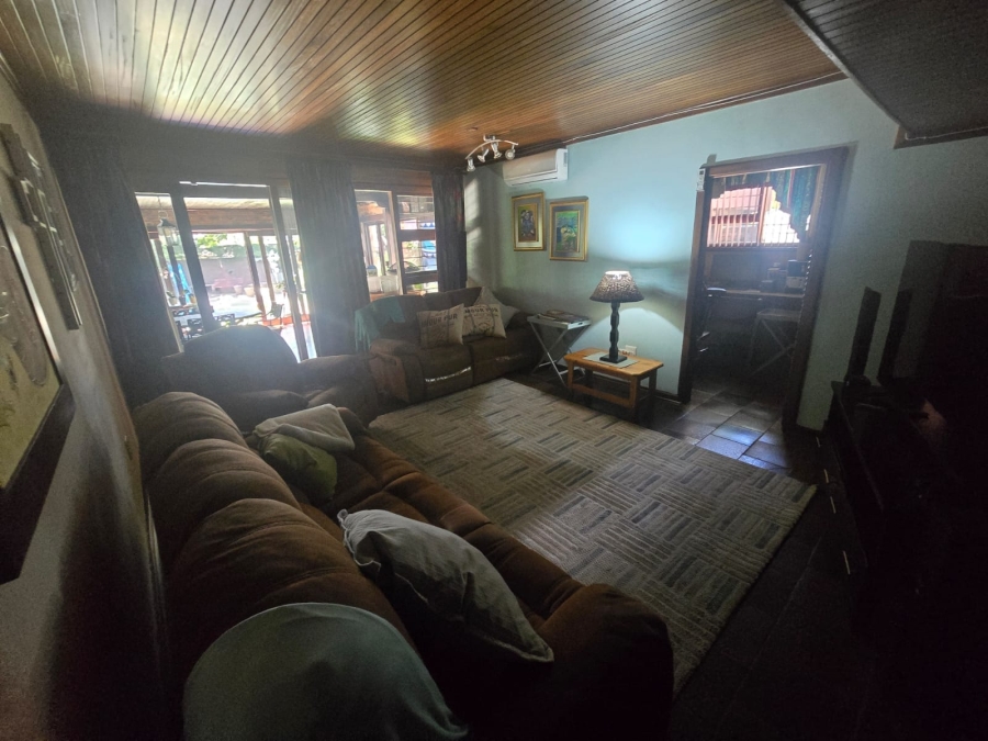 4 Bedroom Property for Sale in Parkhill Gardens Gauteng