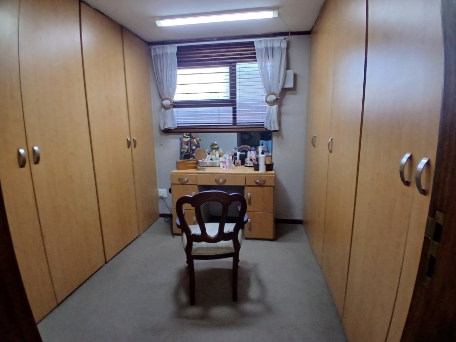 4 Bedroom Property for Sale in Parkhill Gardens Gauteng