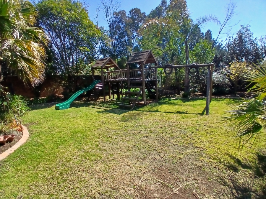 4 Bedroom Property for Sale in Parkhill Gardens Gauteng