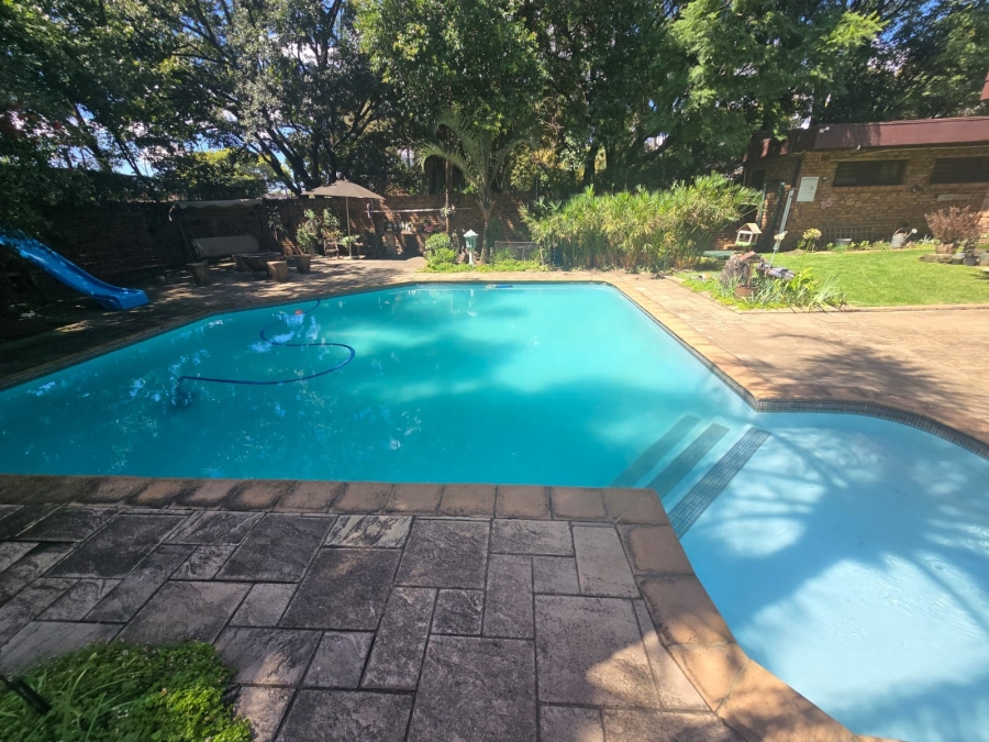 4 Bedroom Property for Sale in Parkhill Gardens Gauteng