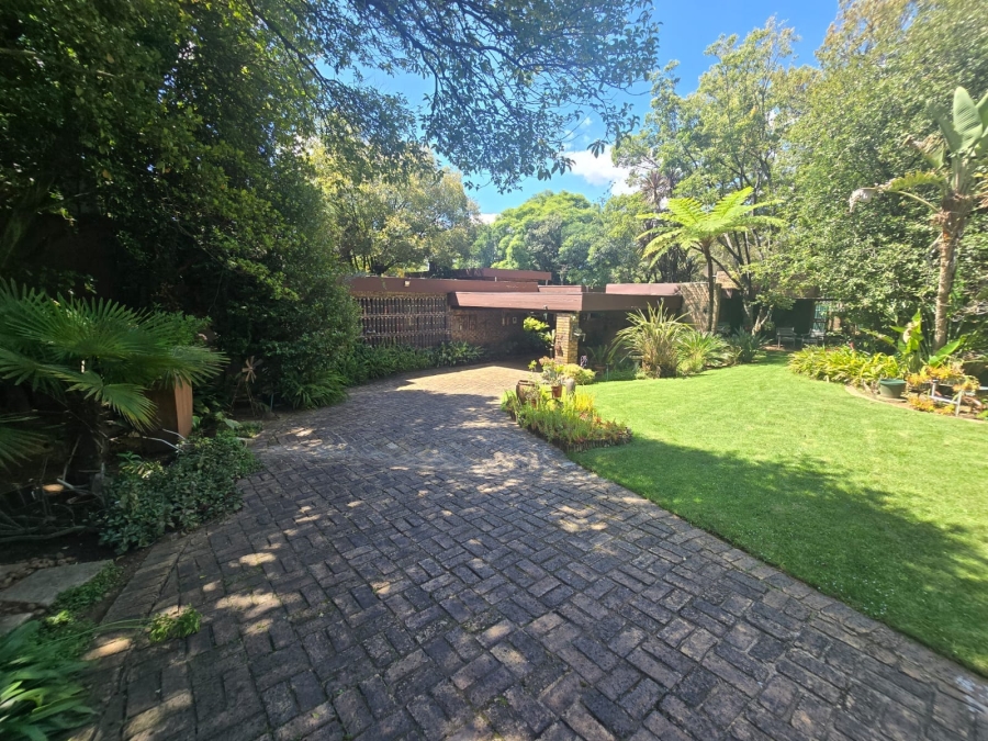 4 Bedroom Property for Sale in Parkhill Gardens Gauteng