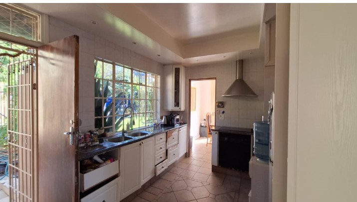 2 Bedroom Property for Sale in Bordeaux Gauteng