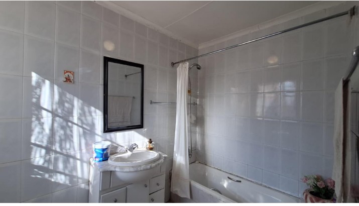 2 Bedroom Property for Sale in Bordeaux Gauteng