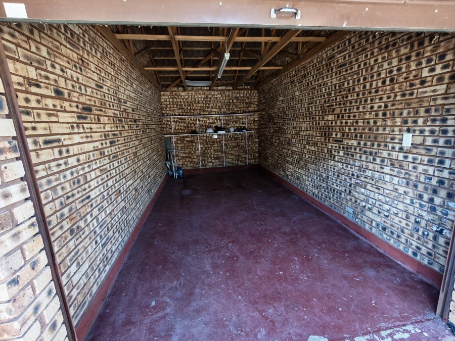 2 Bedroom Property for Sale in Amandasig Gauteng