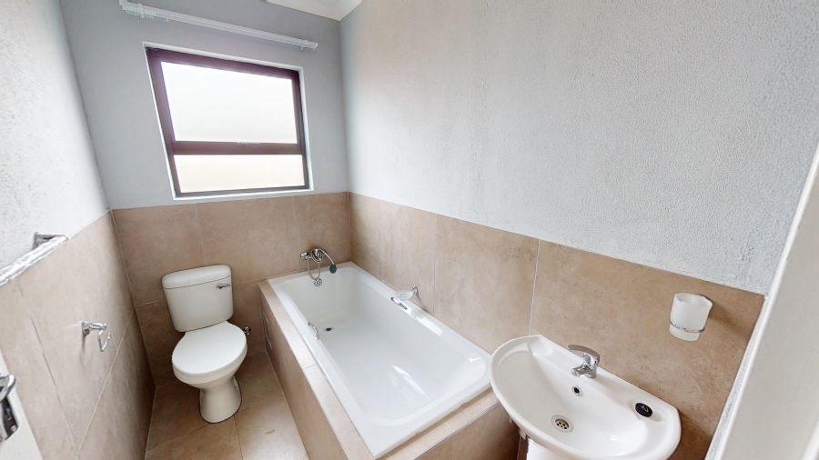 2 Bedroom Property for Sale in The Orchards Gauteng