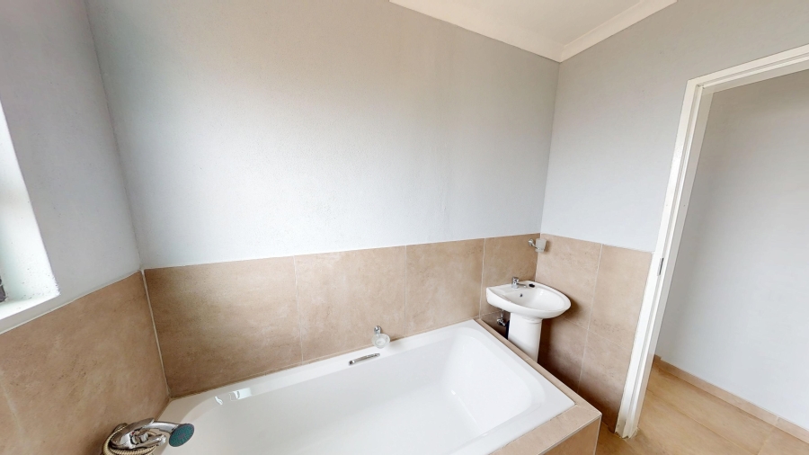 2 Bedroom Property for Sale in The Orchards Gauteng