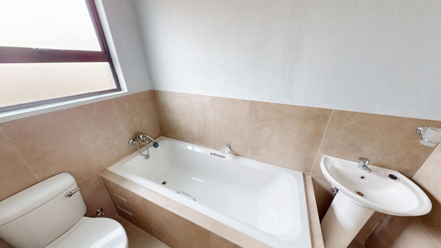 2 Bedroom Property for Sale in The Orchards Gauteng