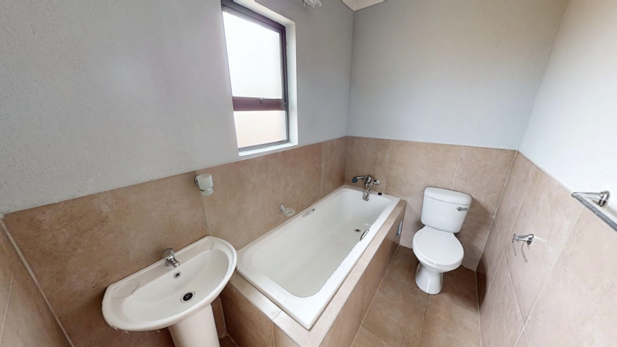 2 Bedroom Property for Sale in The Orchards Gauteng