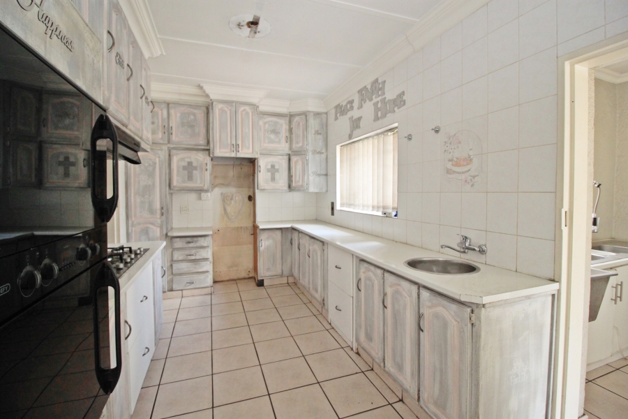 3 Bedroom Property for Sale in Rustivia Gauteng