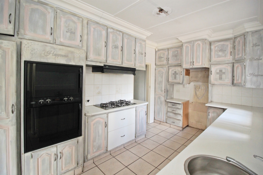 3 Bedroom Property for Sale in Rustivia Gauteng