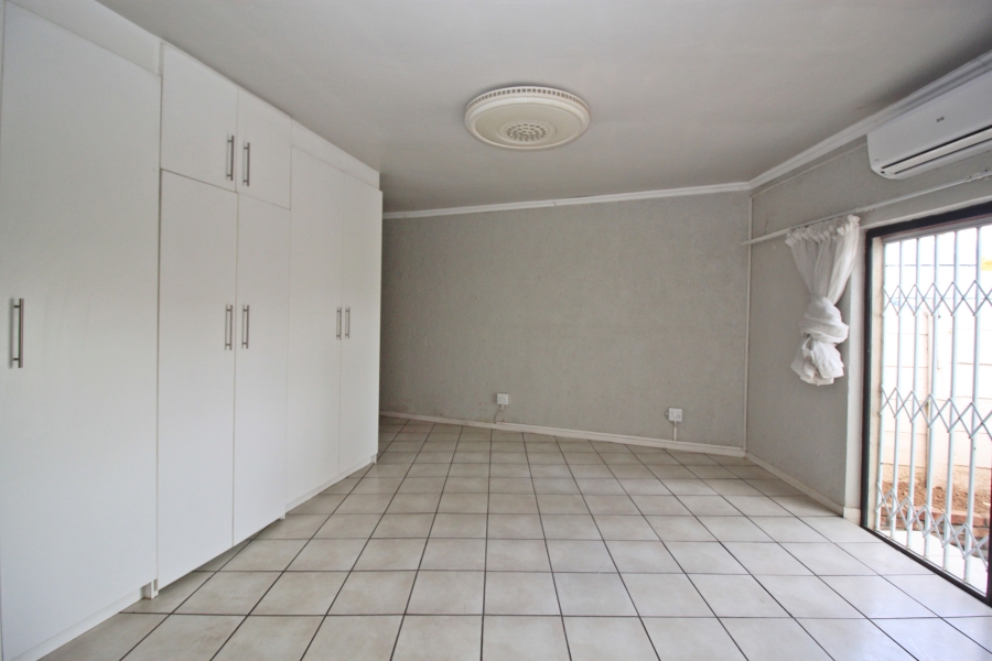 3 Bedroom Property for Sale in Rustivia Gauteng