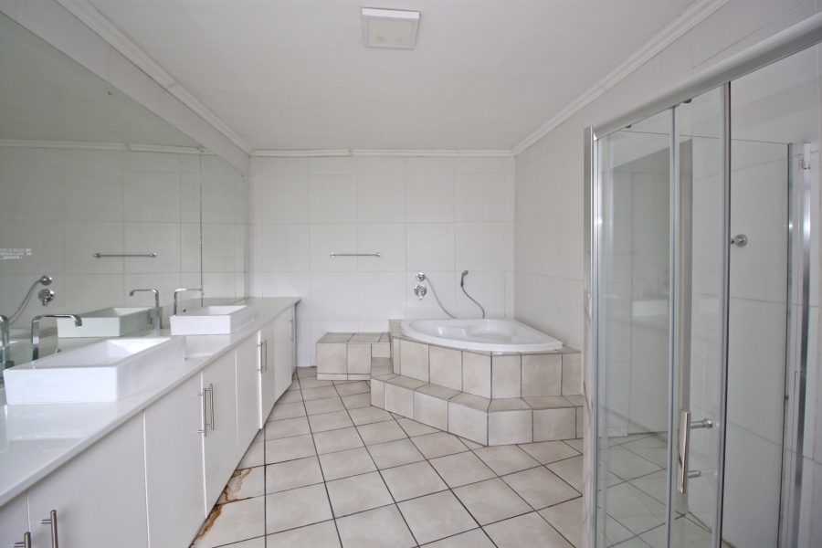 3 Bedroom Property for Sale in Rustivia Gauteng
