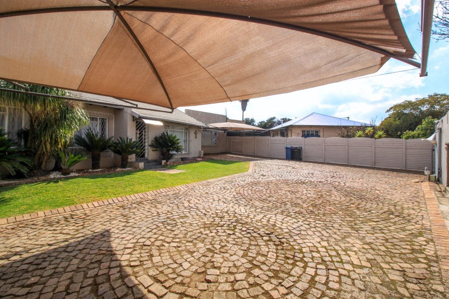 3 Bedroom Property for Sale in Rustivia Gauteng