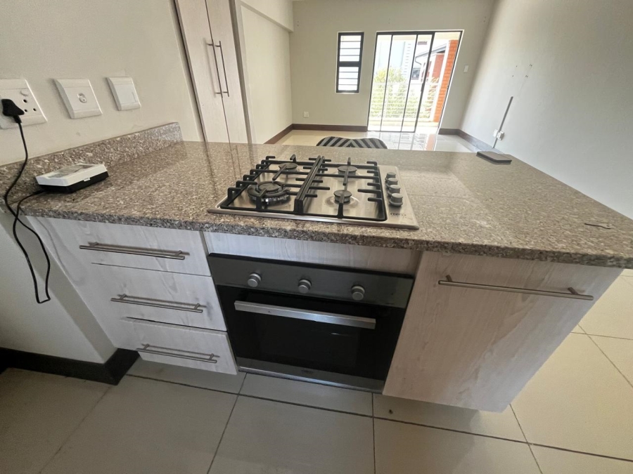 To Let 2 Bedroom Property for Rent in Crowthorne AH Gauteng