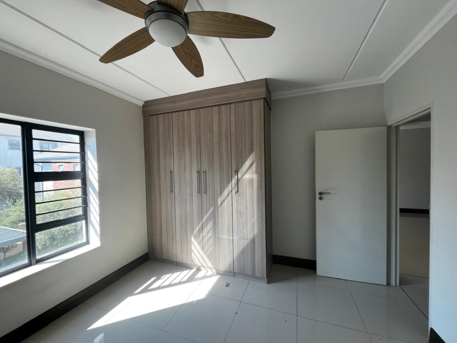 To Let 2 Bedroom Property for Rent in Crowthorne AH Gauteng