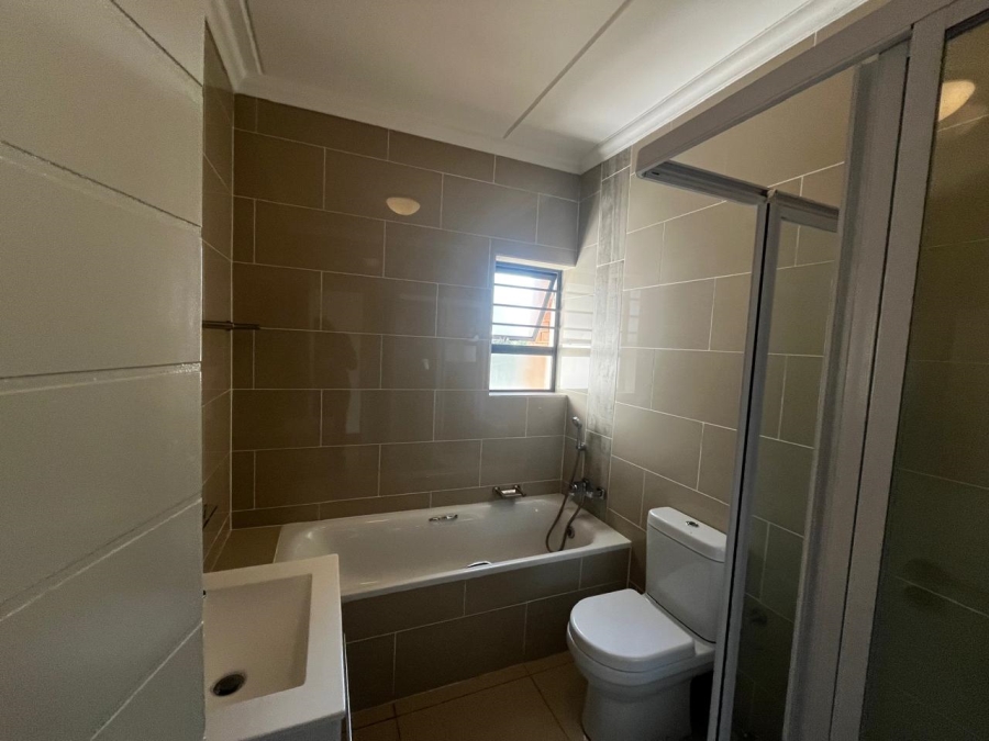 To Let 2 Bedroom Property for Rent in Crowthorne AH Gauteng