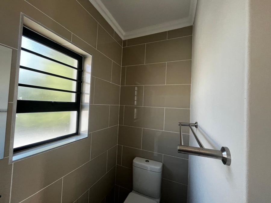 To Let 2 Bedroom Property for Rent in Crowthorne AH Gauteng