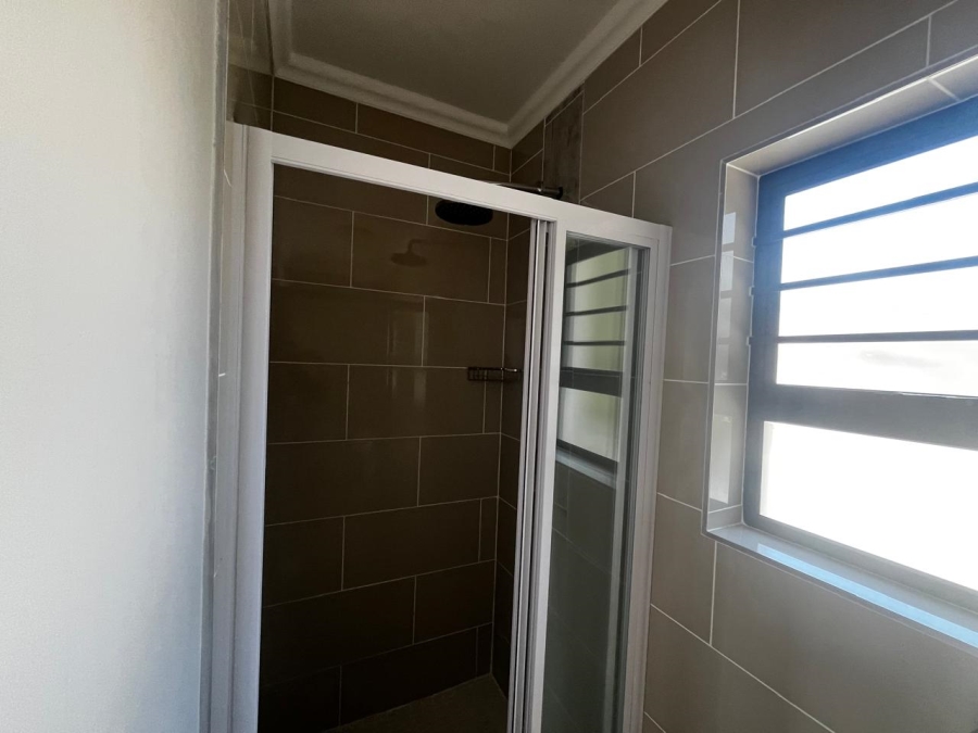 To Let 2 Bedroom Property for Rent in Crowthorne AH Gauteng