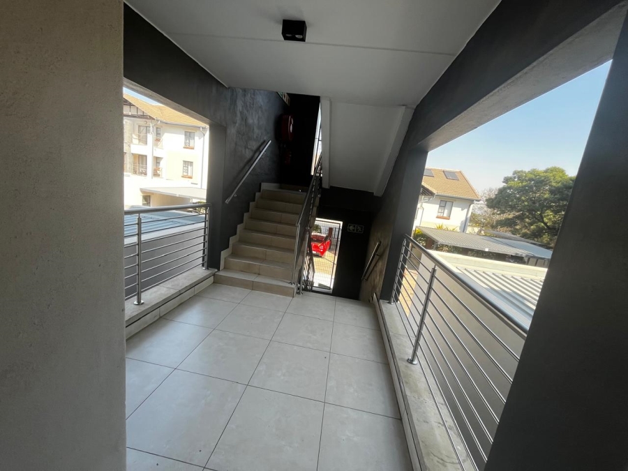 To Let 2 Bedroom Property for Rent in Crowthorne AH Gauteng