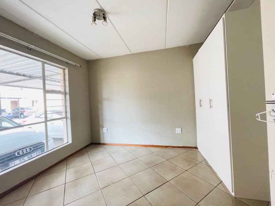 To Let 2 Bedroom Property for Rent in Albertsdal Gauteng