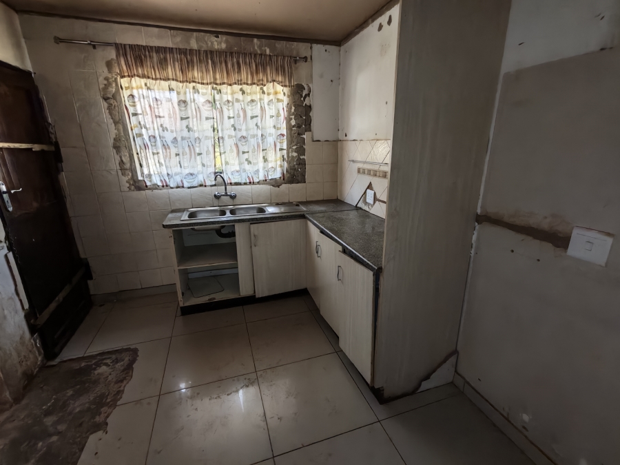 7 Bedroom Property for Sale in Karenpark Gauteng