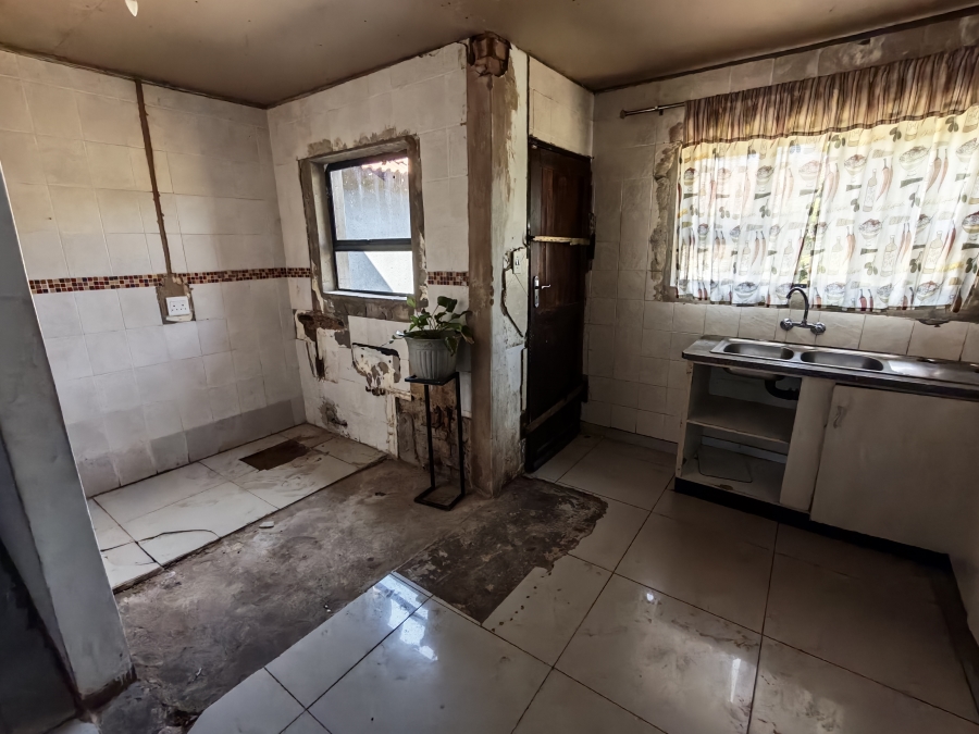 7 Bedroom Property for Sale in Karenpark Gauteng