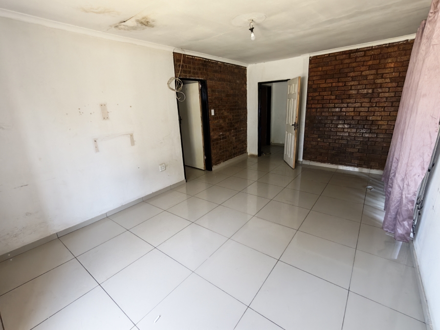 7 Bedroom Property for Sale in Karenpark Gauteng