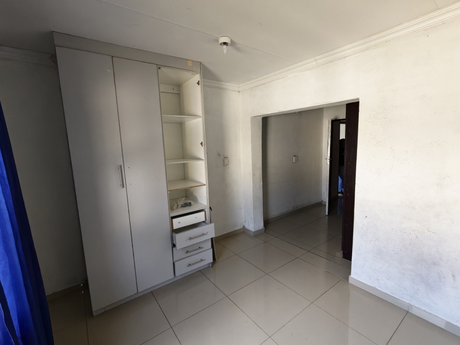 7 Bedroom Property for Sale in Karenpark Gauteng