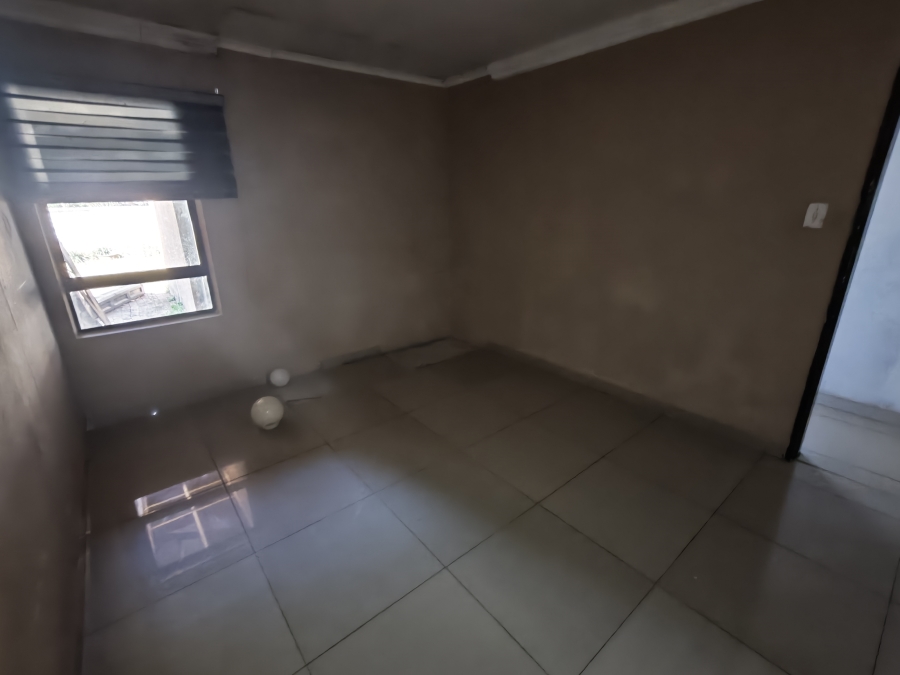 7 Bedroom Property for Sale in Karenpark Gauteng