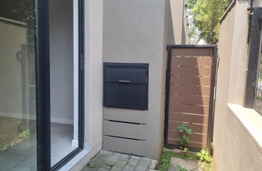 2 Bedroom Property for Sale in Maroelana Gauteng