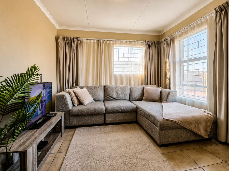 3 Bedroom Property for Sale in Kosmosdal Gauteng