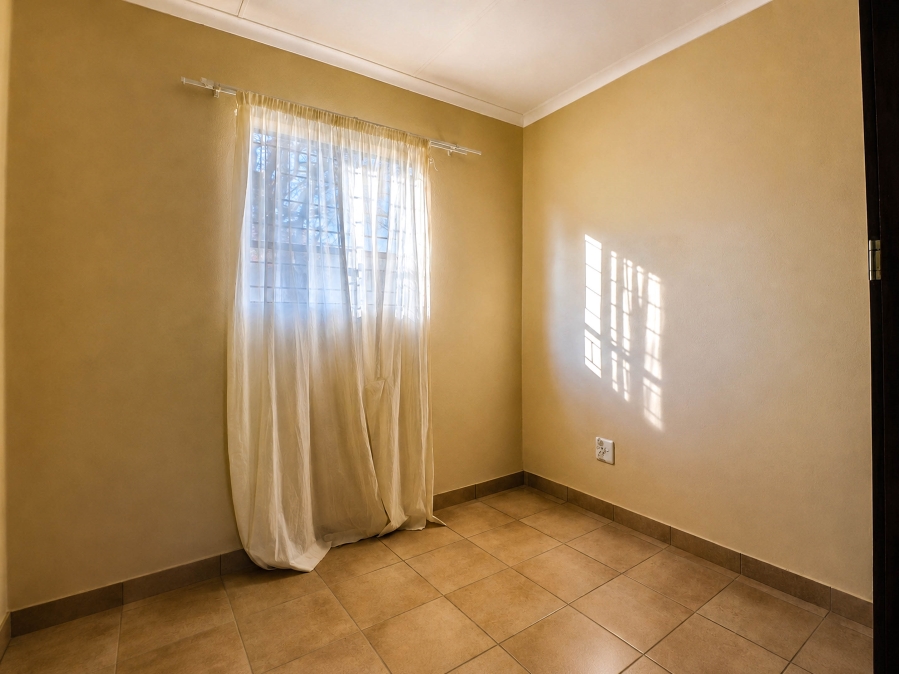 3 Bedroom Property for Sale in Kosmosdal Gauteng