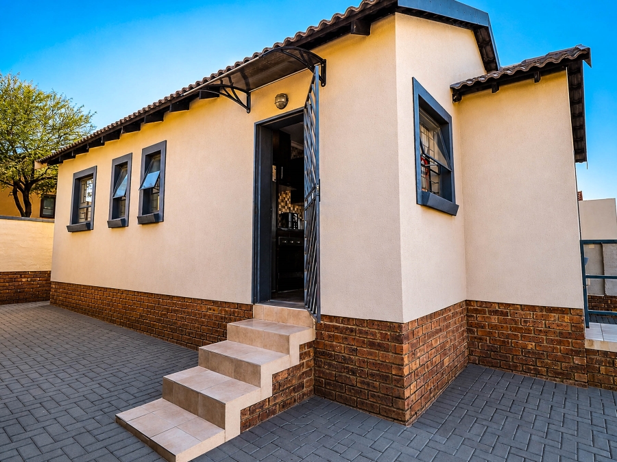 3 Bedroom Property for Sale in Kosmosdal Gauteng