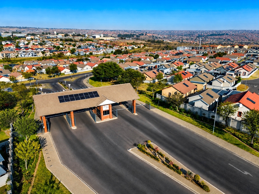 3 Bedroom Property for Sale in Kosmosdal Gauteng
