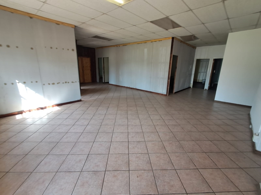 To Let Commercial Property for Rent in Meyerton Central Gauteng