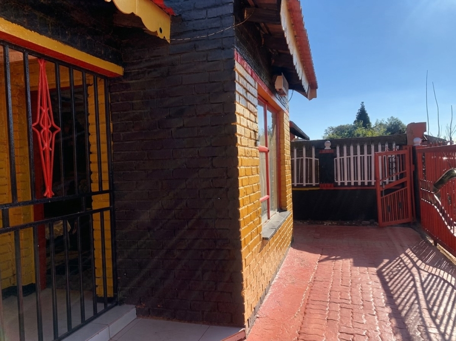 3 Bedroom Property for Sale in Lakeside Gauteng