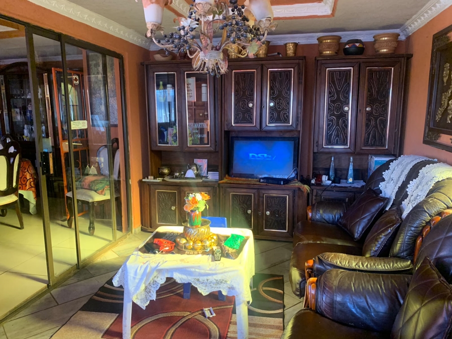 3 Bedroom Property for Sale in Lakeside Gauteng