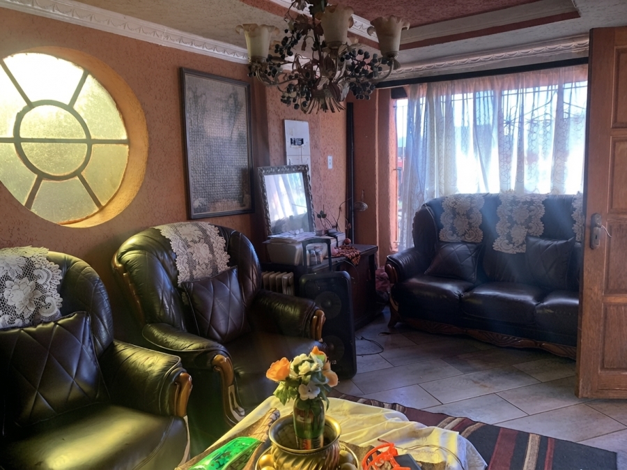 3 Bedroom Property for Sale in Lakeside Gauteng