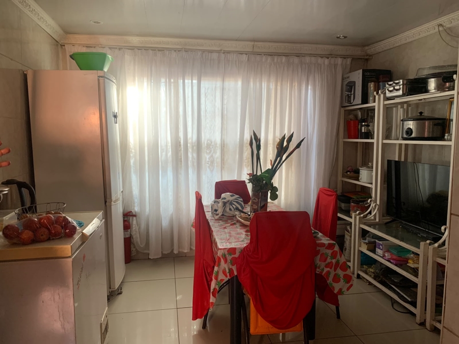 3 Bedroom Property for Sale in Lakeside Gauteng
