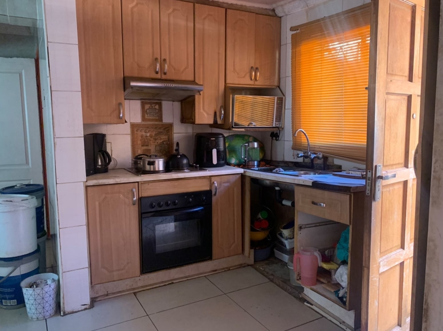 3 Bedroom Property for Sale in Lakeside Gauteng