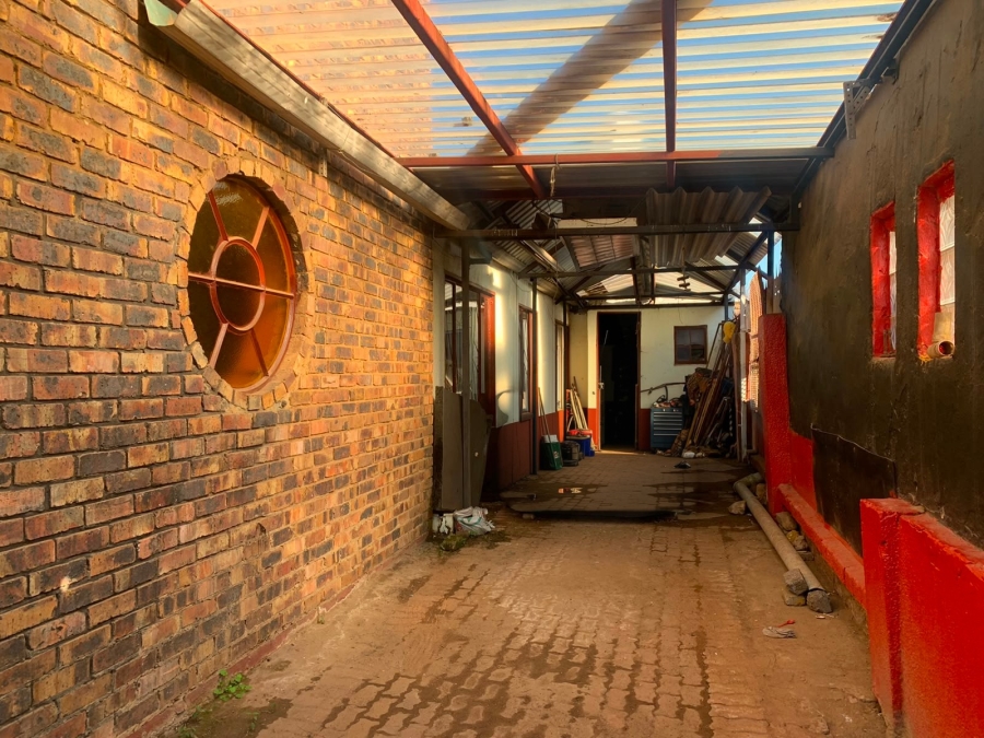 3 Bedroom Property for Sale in Lakeside Gauteng