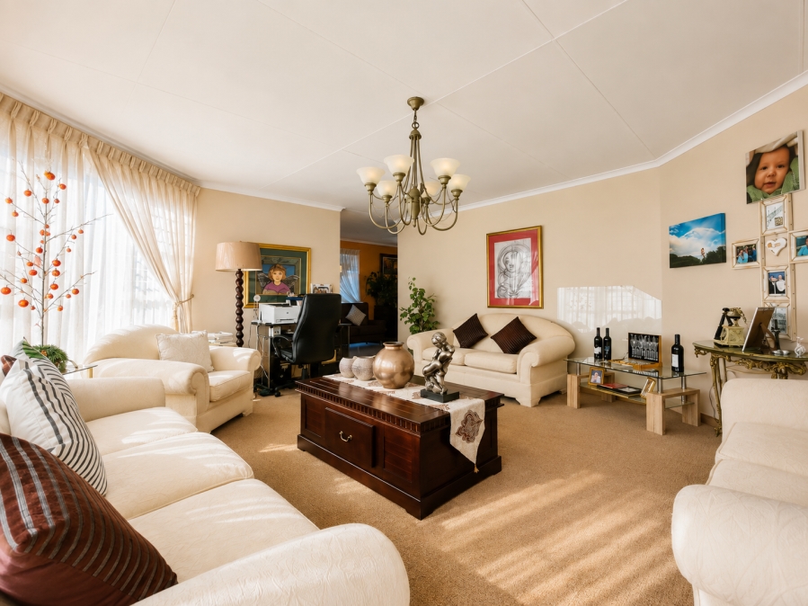 4 Bedroom Property for Sale in Three Rivers East Gauteng
