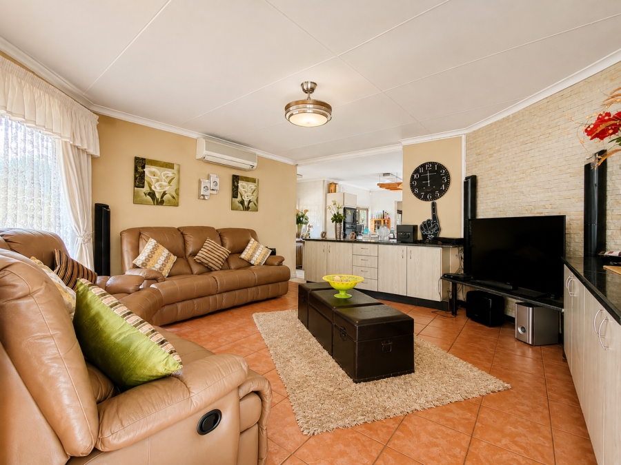 4 Bedroom Property for Sale in Three Rivers East Gauteng