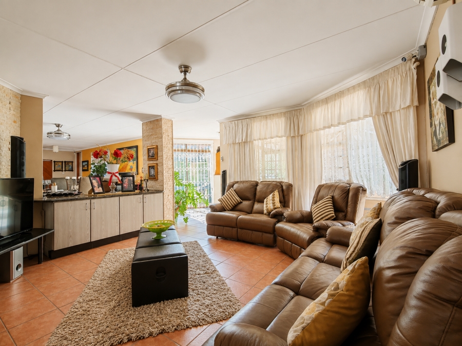 4 Bedroom Property for Sale in Three Rivers East Gauteng