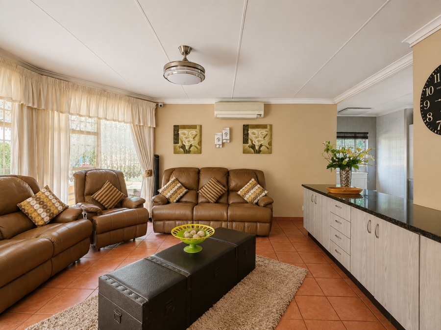 4 Bedroom Property for Sale in Three Rivers East Gauteng
