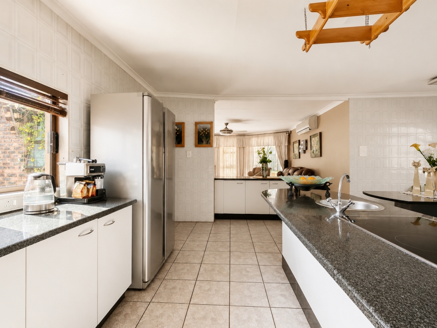 4 Bedroom Property for Sale in Three Rivers East Gauteng