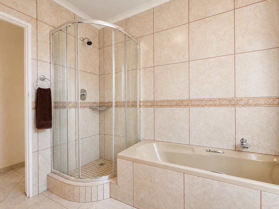 4 Bedroom Property for Sale in Three Rivers East Gauteng